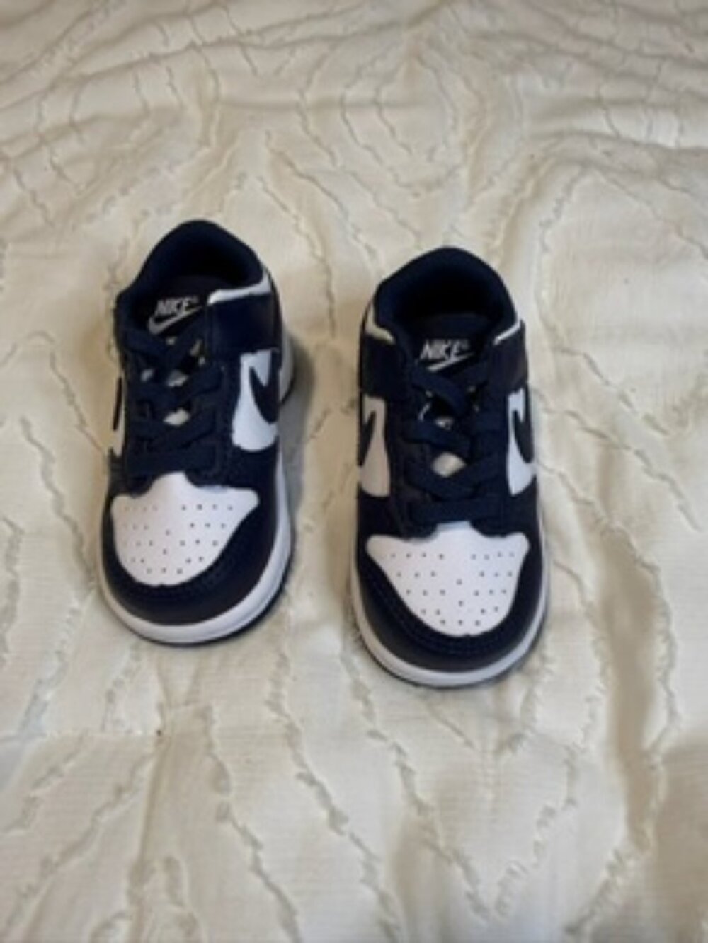 Kids size 5c Nike Dunk Low Brand New Never worn Color white/Navy